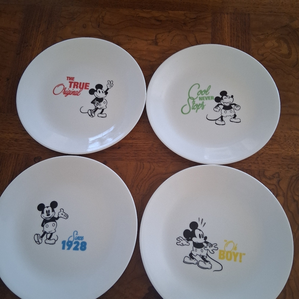 Disney Mickey Mouse Plate Set - White, Red, Green, Blue, Yellow, 8 1/2" New